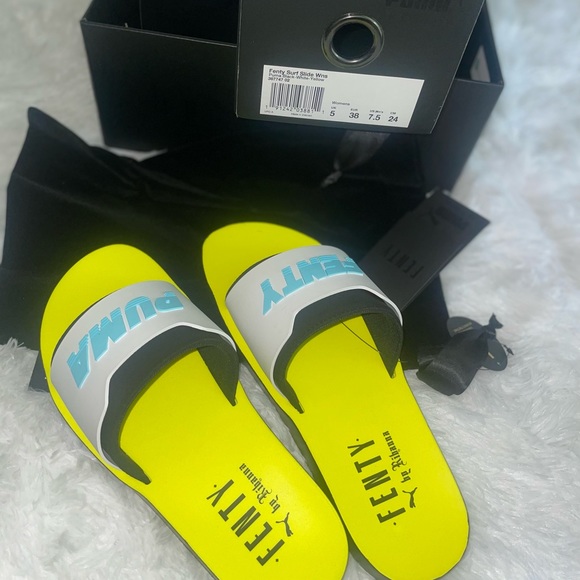 Fenty surf Slides NWT - Picture 3 of 5